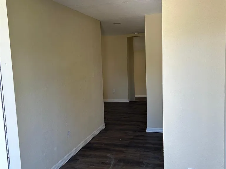 371 Banyan Ave — Photo 12
