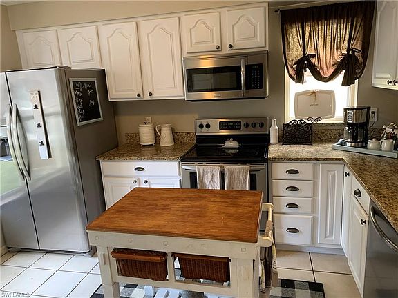 4th image of 15154 Cloverdale Dr