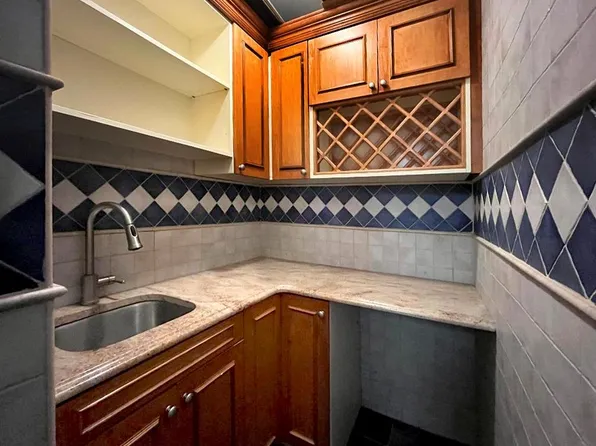 7004 Blvd East image 5 of 43