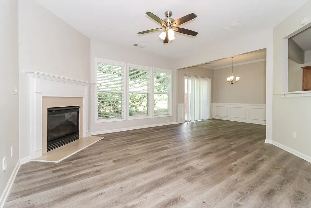 3 bed, 2.0 bath, 1996 sqft, $3,270 — Photo 4