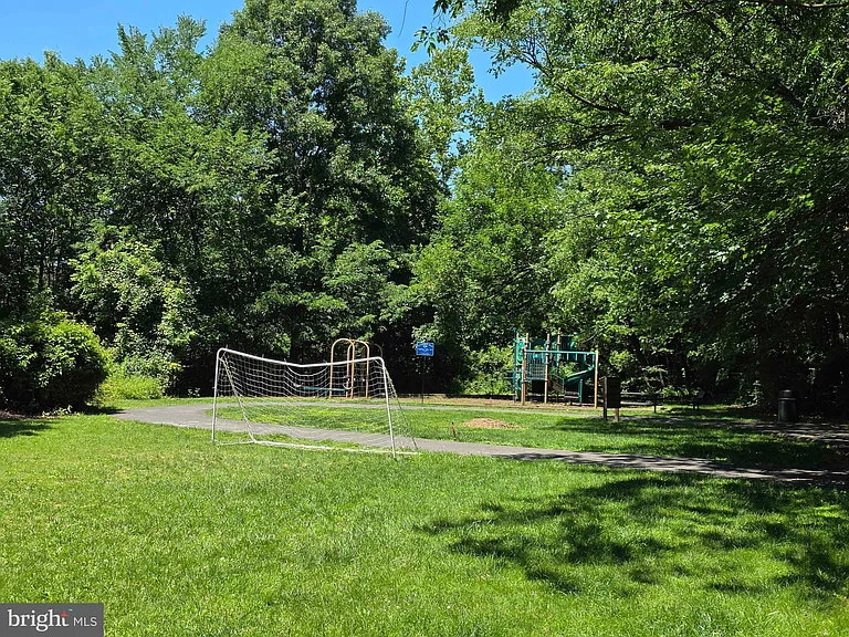2852 Yarn Ct — Photo 43