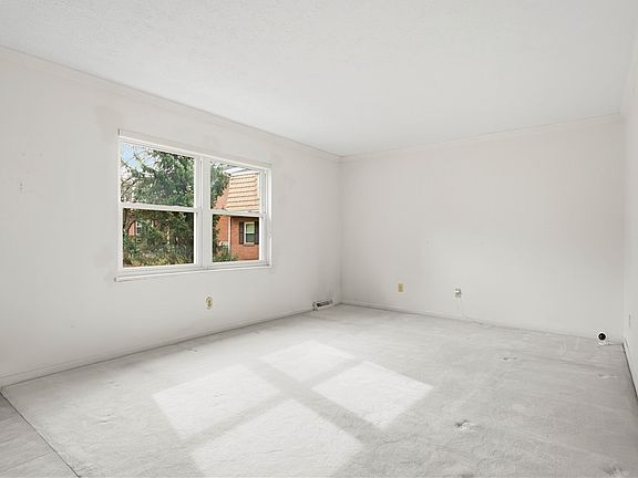 4th image of 1605 Calico Ct
