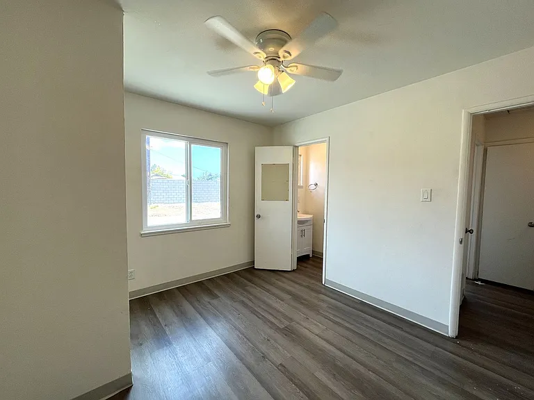 12728 Linnell Ave — Photo 17