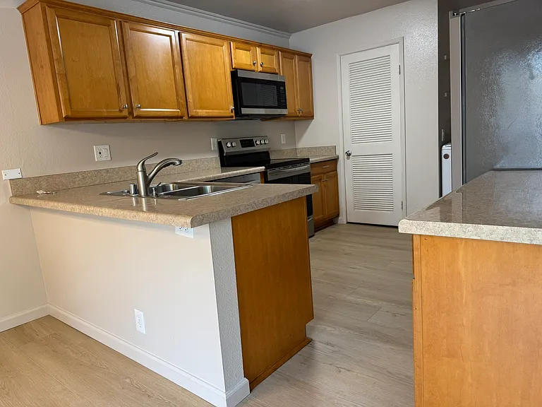 6868 Panamint Row — Photo 7