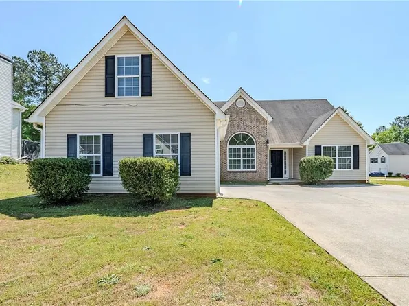811 Betsy Ross Trl, Hampton, GA 30228