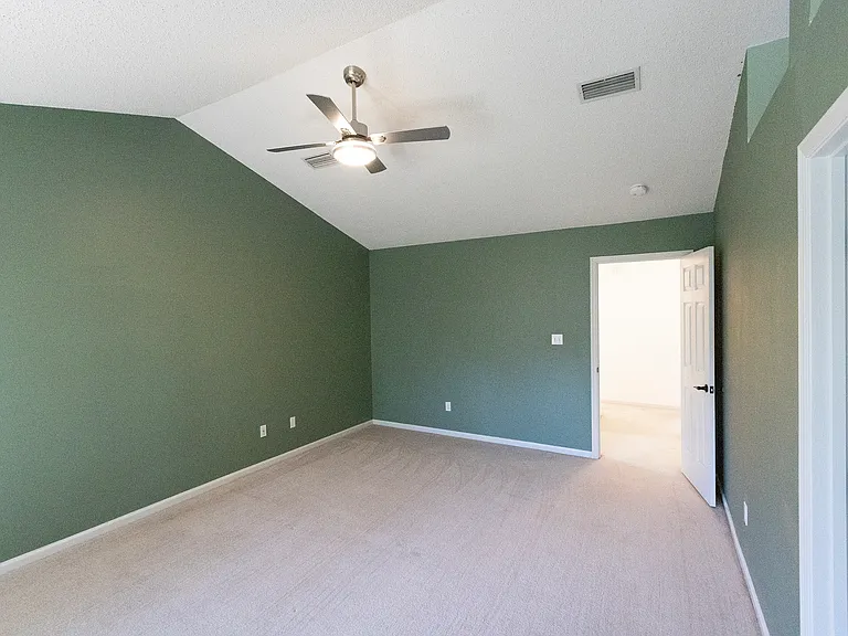 1355 Lake Dr — Photo 18