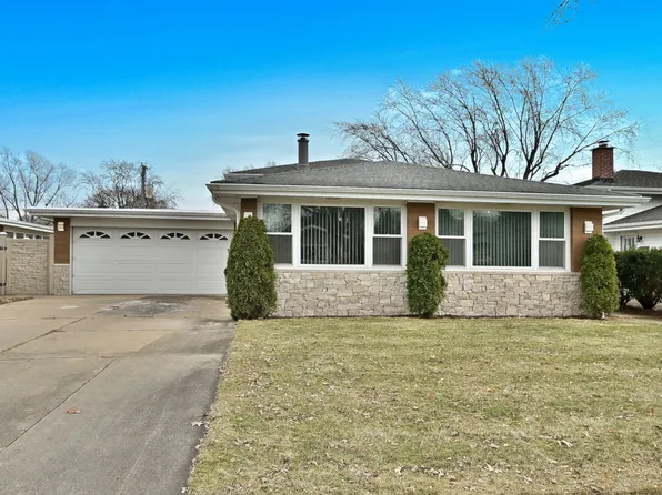 575 Bedford Ln, Des Plaines, IL 60016