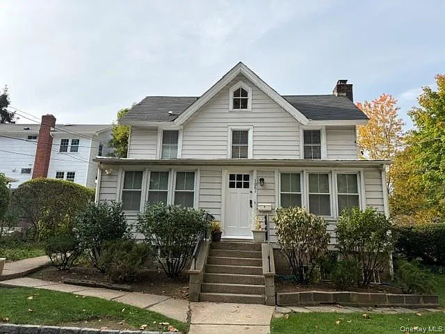 1061 Old Northern Blvd #B