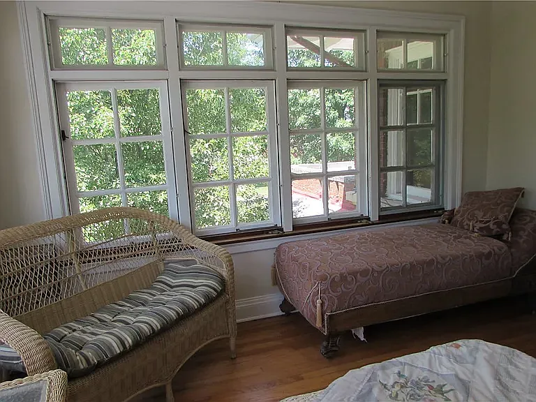 303 S Gray St — Photo 10