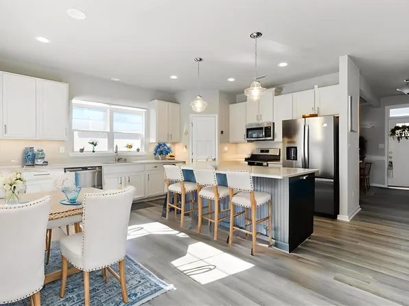 121 Blessing Cir, Suffolk, VA 23434