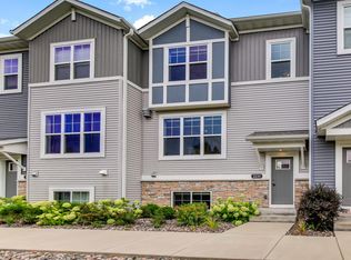 2235 Gateway Curv, North Saint Paul, MN 55109