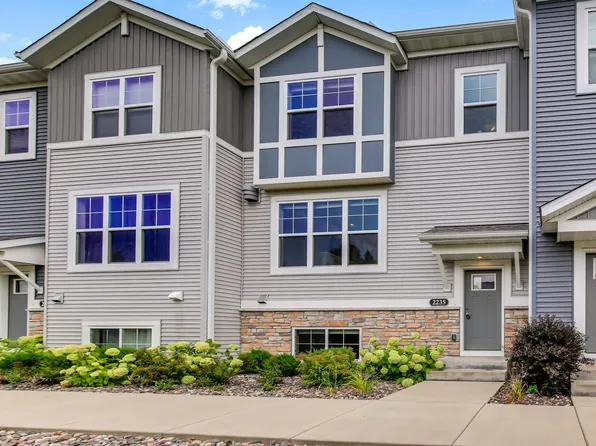 2235 Gateway Curv, North Saint Paul, MN 55109