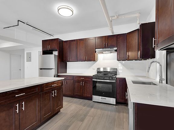 3rd image of 3000 Valentine Ave #Lo1