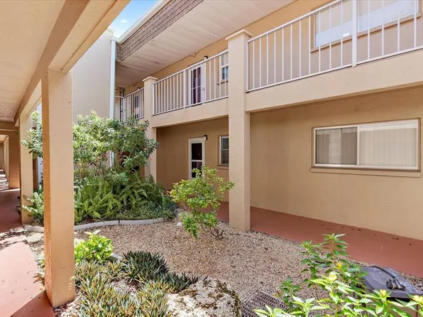 1500 Glen Oaks Dr E Unit 109, Sarasota, FL 34232