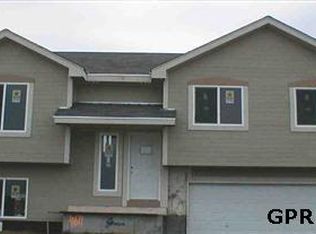 4611 Springview Dr, Bellevue, NE 68123