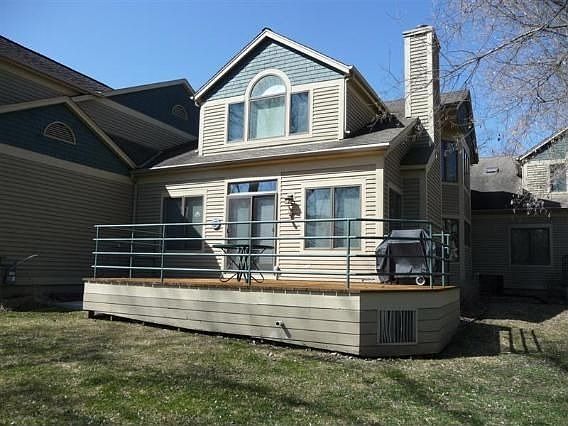 Rear View/Large Deck