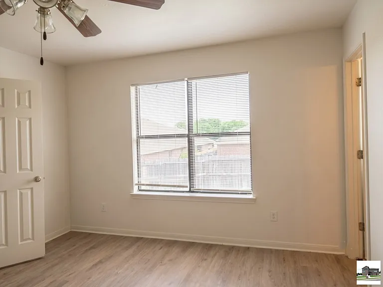 305 Cedar Ridge Dr #A — Photo 16