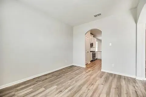 4 bed, 1620 sqft, $1,995 — Photo 3