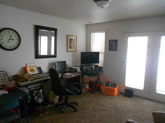 3rd image of 966 W Georgia Dr #2