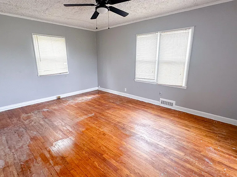 5142 Brooklyn Ave — Photo 27