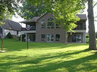 160 Lakeshore Dr, Brooklyn, MI 49230