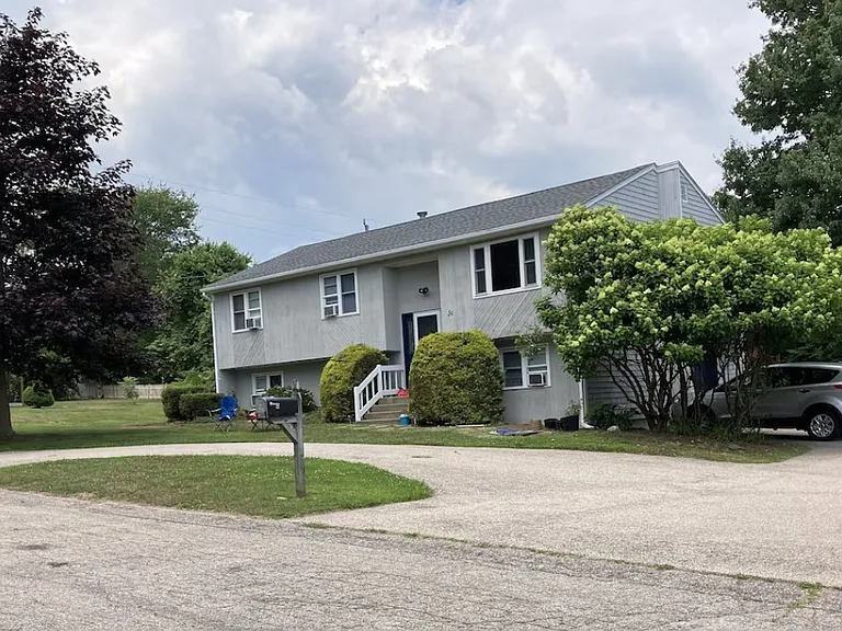 34 Gardenia Ln — Photo 2