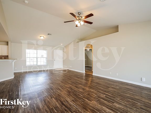 3rd image of 317 NE 7th Ter