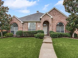 9716 Windy Hollow Dr, Irving, TX 75063