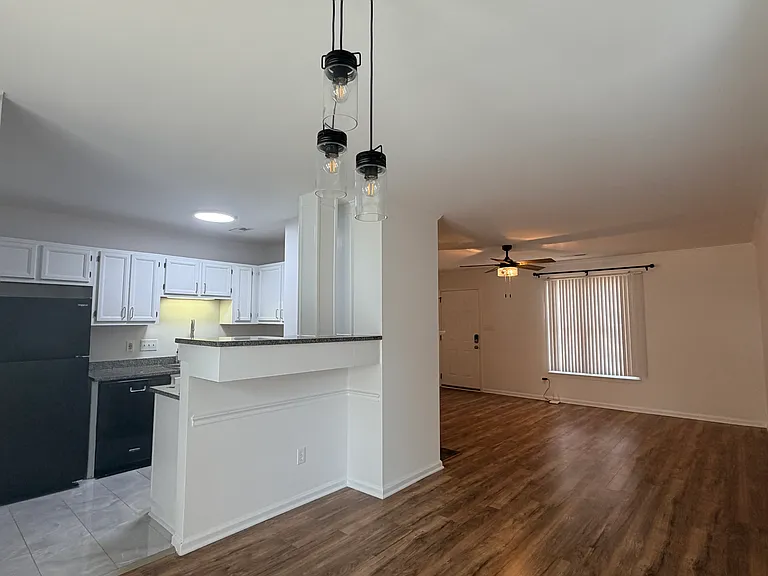 5917 Crape Myrtle Ln — Photo 4