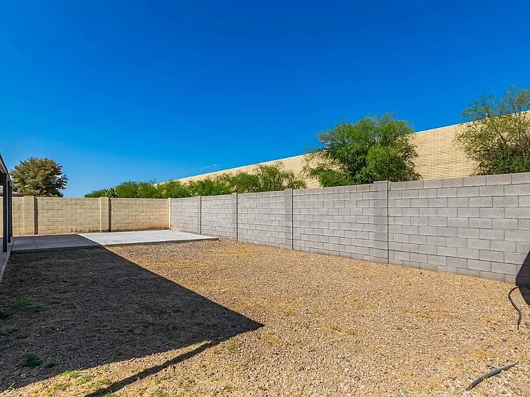 2080 E Greenway Dr #2 — Photo 20