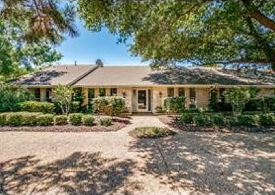 1st image of 3808 Royal Ln