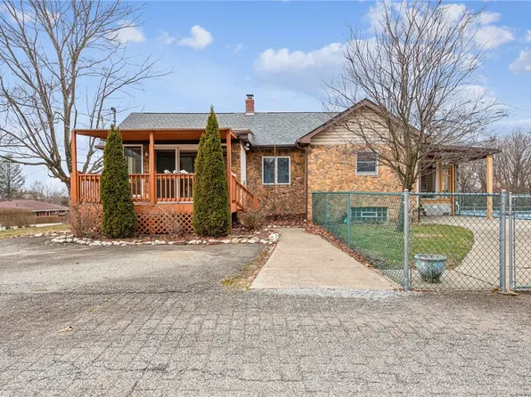 221 Woodside Rd, North Huntingdon, PA 15642