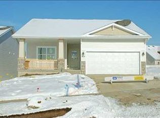 5218 Windsor Ct, Pleasant Hill, IA 50327