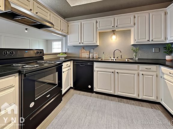 3rd image of 11837 Garden Terrace Dr