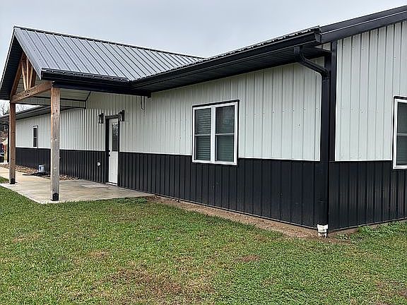 2nd image of 201 Gageville Rd