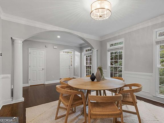 5th image of 1452 Sylvan Cir