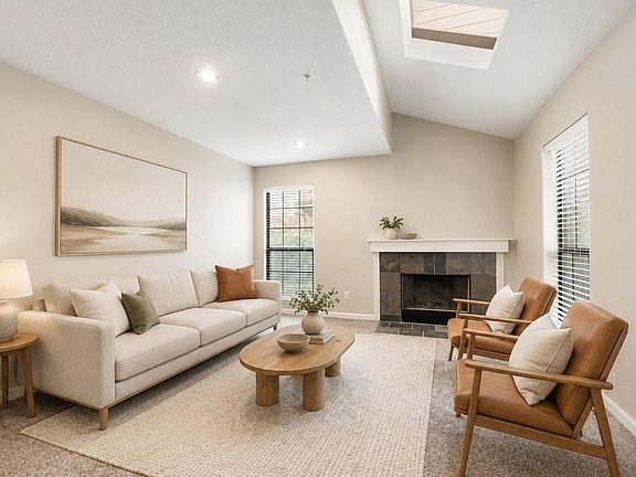 2nd image of 10912 Gulf Fwy APT 38