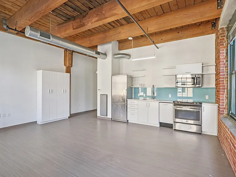 381 Congress Lofts — Photo 20