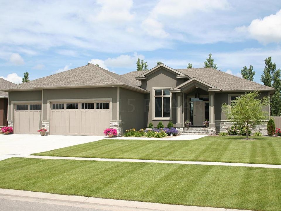 1st image of 840 47th Ave W