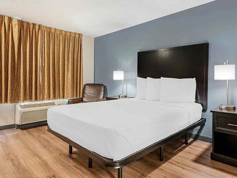Studio Suite - 1 Queen Bed