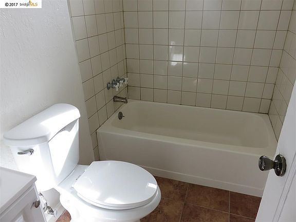 3rd image of 716 Harrison Dr