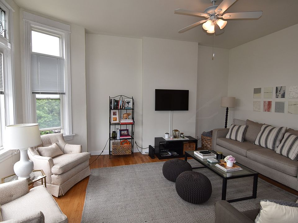 1st image of 2548 N Burling St #2550-3N
