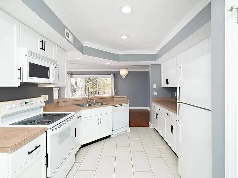 7773 Falcon Rest Cir — Photo 14