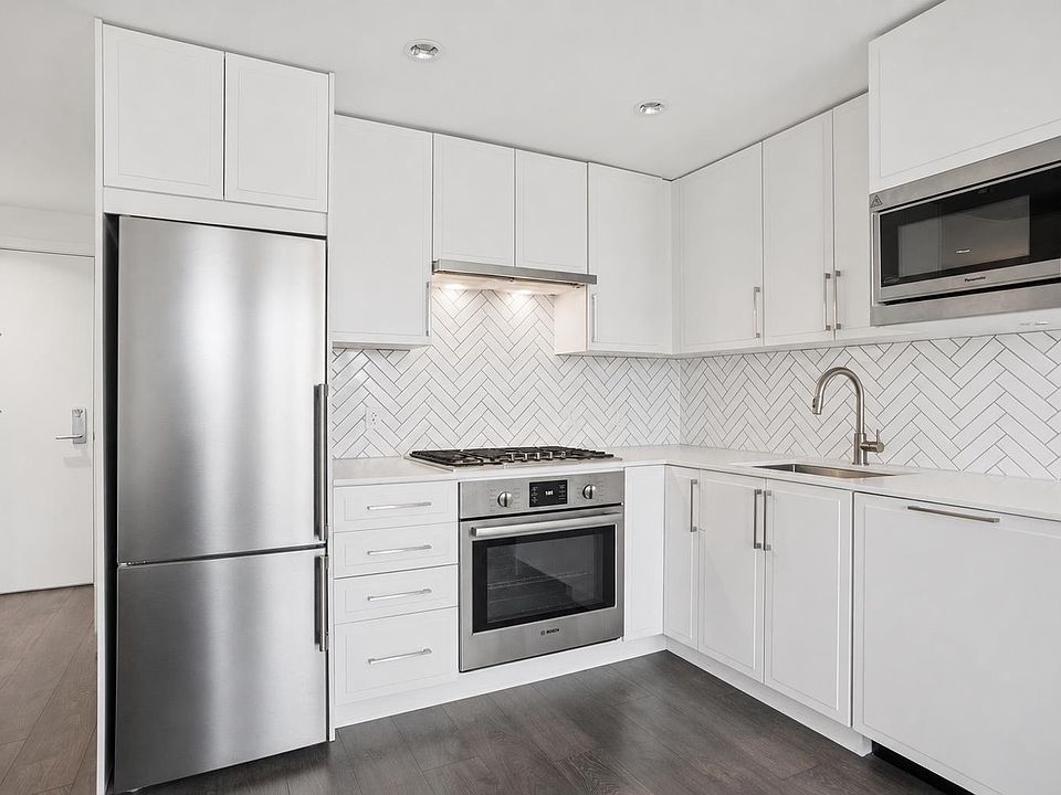 1st image of 2435 Kingsway #507