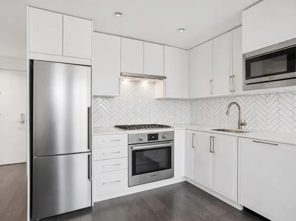 2435 Kingsway #507, Vancouver, BC V5R 0K5