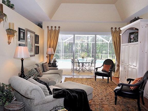 4th image of 15804 Stanton Ln