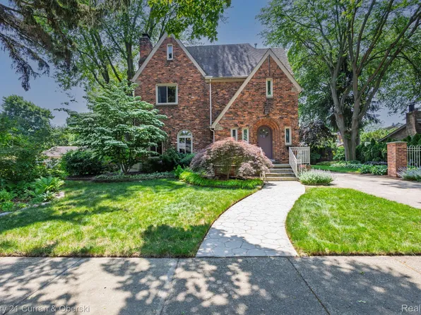 21975 Wildwood St, Dearborn, MI 48128