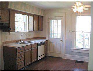 3rd image of 400 N Main St