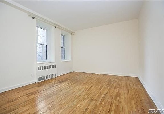 5th image of 140-18 Burden Cres APT 108