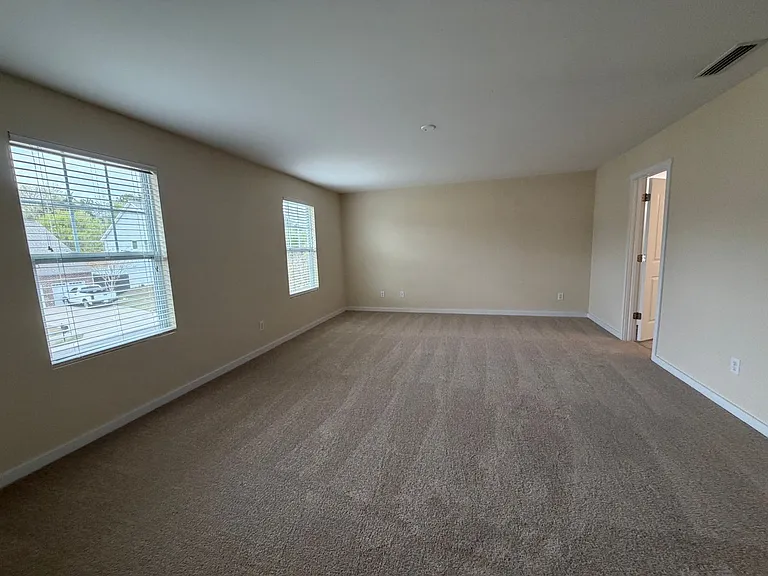 1328 Shaw Ave — Photo 19